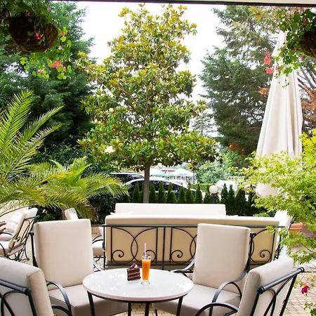 Admiral Золотые Пески