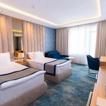 Admiral Золотые Пески