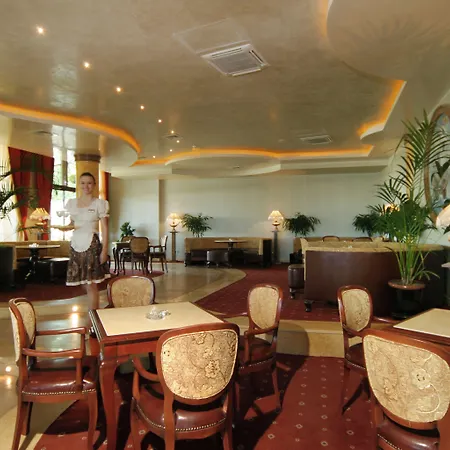 Отель Admiral 5*