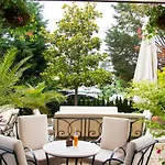 Admiral Golden Sands