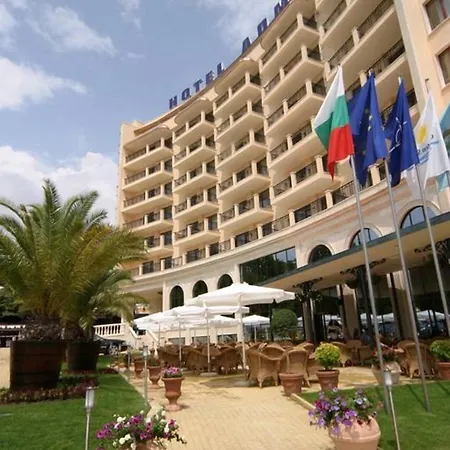 адмирал - ултра ол инклузив и частен плаж 5* Златни пясъци